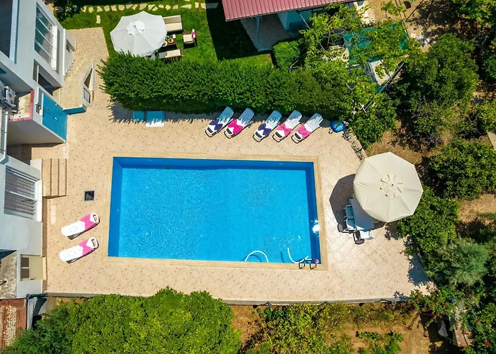 Kavak Garden Apartment